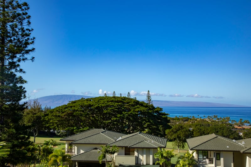 Let nature be your host—ocean, sky, and tropical gardens greet you daily from the lanai