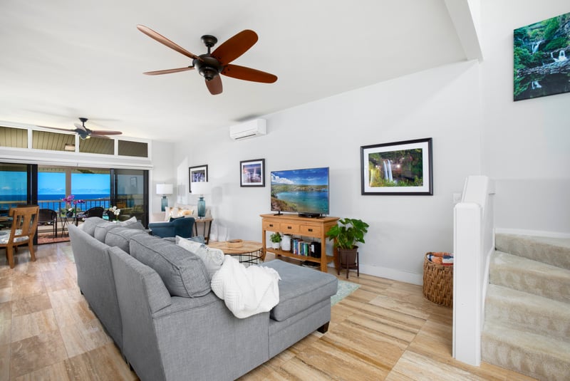 The kind of space where time forgets itself—between polished wood floors, painterly ocean views, and humming stillness