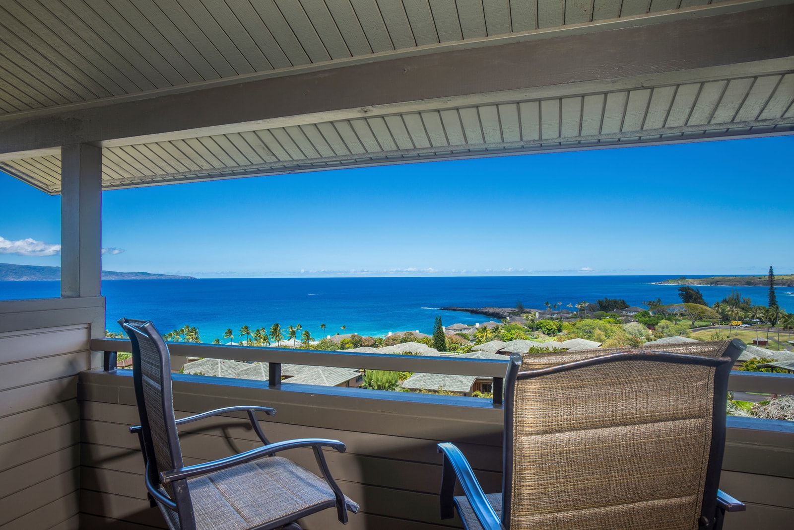 Cue the ocean soundtrack—your movie-worthy Maui mornings start with this panoramic scene