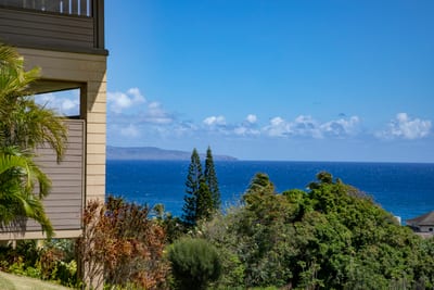 Stunning view of the blue water of the Pacific Ocean right from your lanai KRV-514