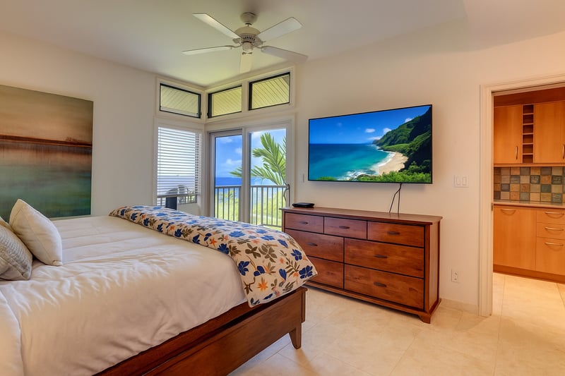 Seaside slumber meets modern charm in this sun-splashed escape — a room that whispers 'vacation mode activated KRV-722