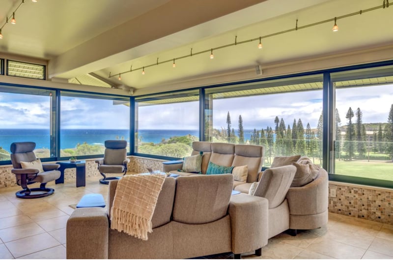 Morning sunrises fill the space with golden light while you curl up with a book, surrounded by panoramic views of nature’s calm KRV-722