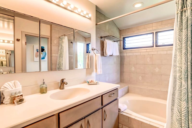 Wrapped in soft textures and natural light, our bathroom is more than functional—it’s a pamper palace KRV-722
