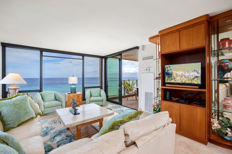 Relax in a spacious living room framed by sweeping ocean panoramas MAH-719