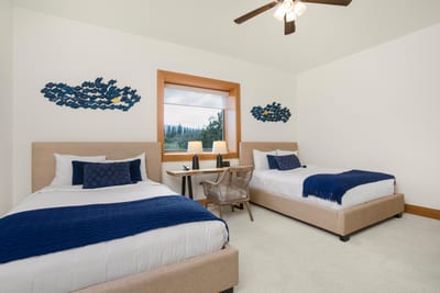 Clean lines and layered textures give this space both visual harmony and an unmistakable air of seaside elegance MON-6301