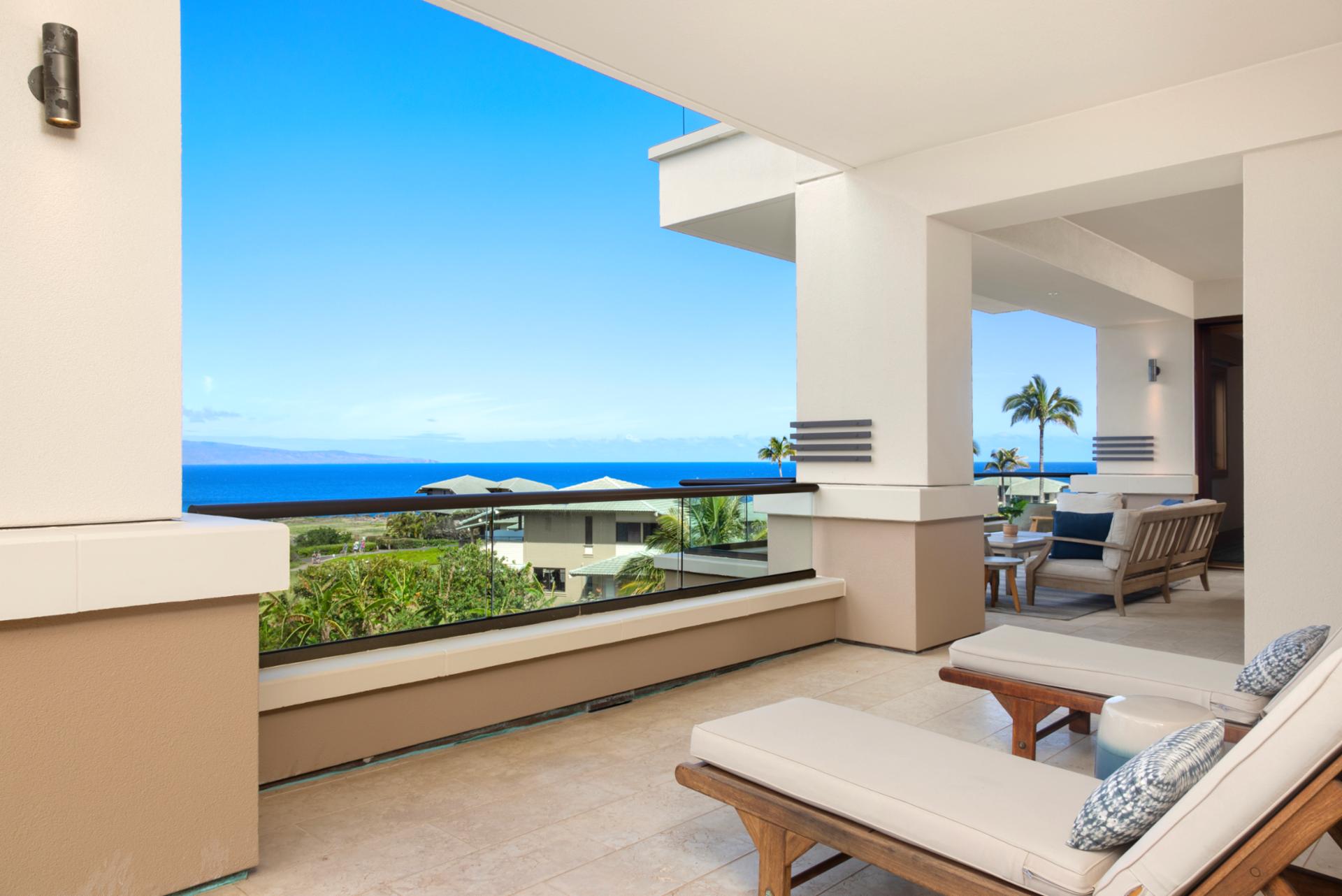 Whether you're basking in the sun or stargazing at night, this oceanfront perch is pure Hawaiian harmony   