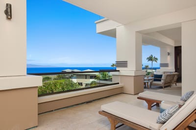 Whether you're basking in the sun or stargazing at night, this oceanfront perch is pure Hawaiian harmony MON-6301