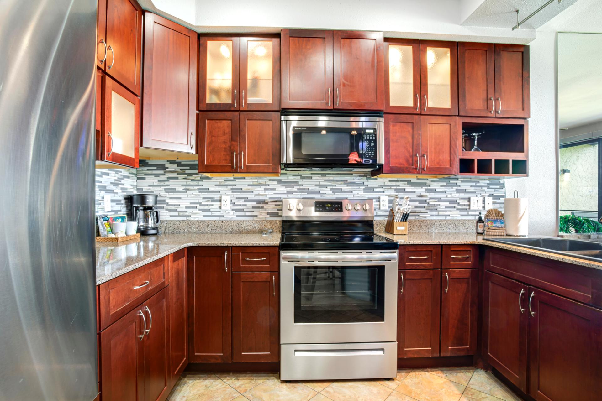Sophisticated finishes meet casual island comfort in this stylish kitchen. NAP-B26