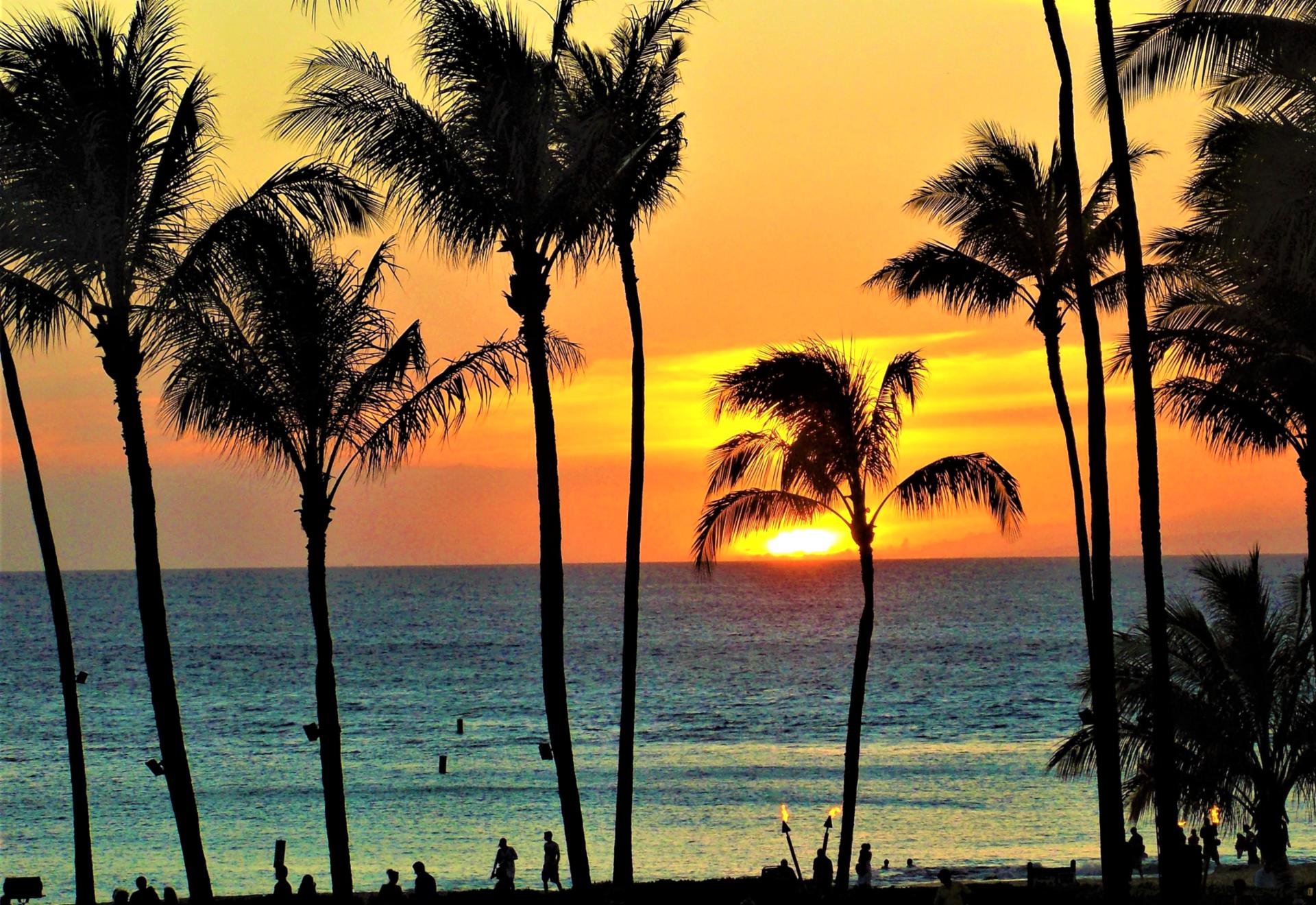 Gorgeous sunsets at the Ka'anapali Beach