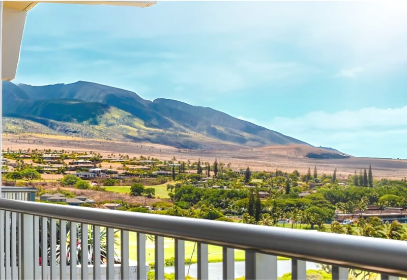 Views of the Maui Mountains on your private lanai