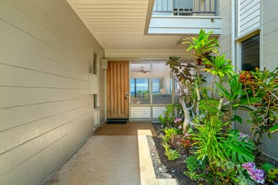 Your tropical garden welcomes you into this beautiful ocean view villa
KBV-34G4
