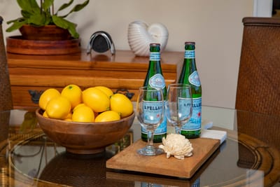 A welcome touch with refreshments and tropical elegance greets your arrival KBV-34G4