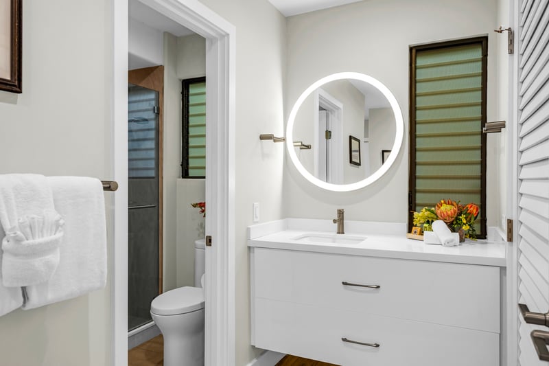Bright spa inspired bathroom for refreshing mornings and relaxed evenings
