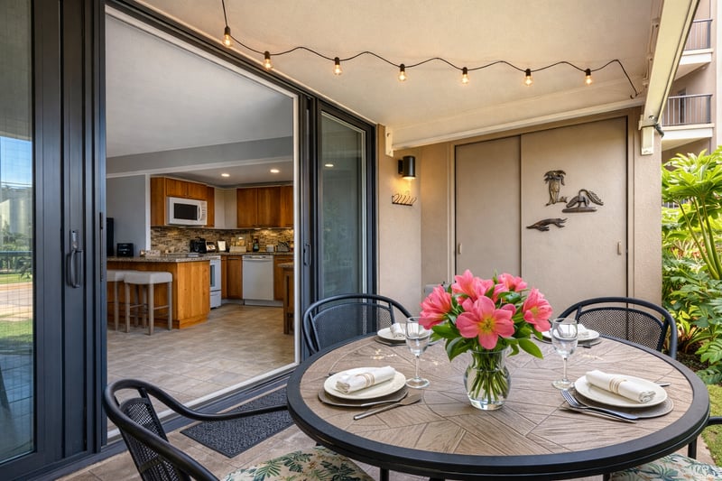 Seamless indoor and outdoor living with the sliding glass doors that open up onto the lanai.
