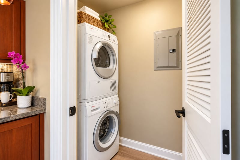 Enjoy the ultimate convenience of a private, in-unit stacked washer and dryer for quickly refreshing your beachwear. HKH-114