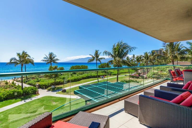 Entertain in style on your ocean view lanai with a premium grill—pure island luxury. HKH-201