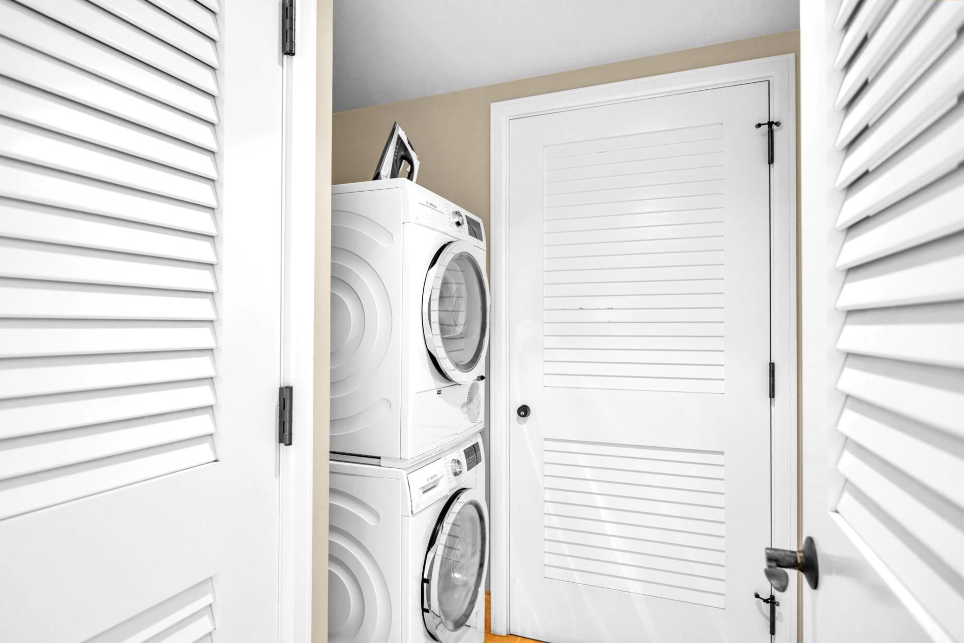 Your in-unit washer and dryer make it easy to refresh swimsuits and towels mid-stay. HKH-203