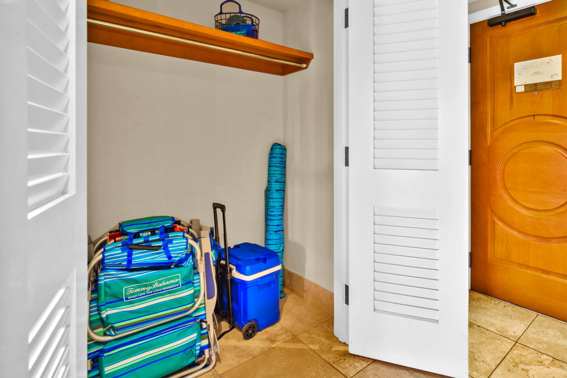 Complimentary beach gear, snorkels, and pool toys organized in this tucked-away storage nook near the entry. HKH-203