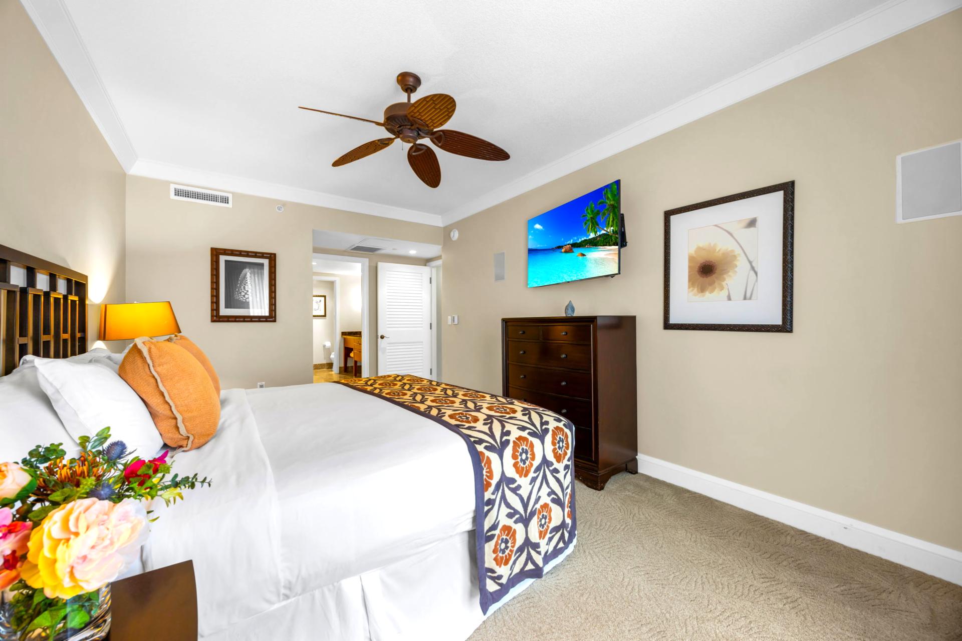 Your guests can unwind in comfort with Smart TV entertainment and plush bedding in this tranquil suite. HKH-203