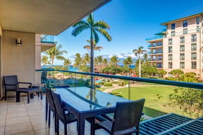 Unwind in island-inspired luxury with space to truly relax. HKH-211