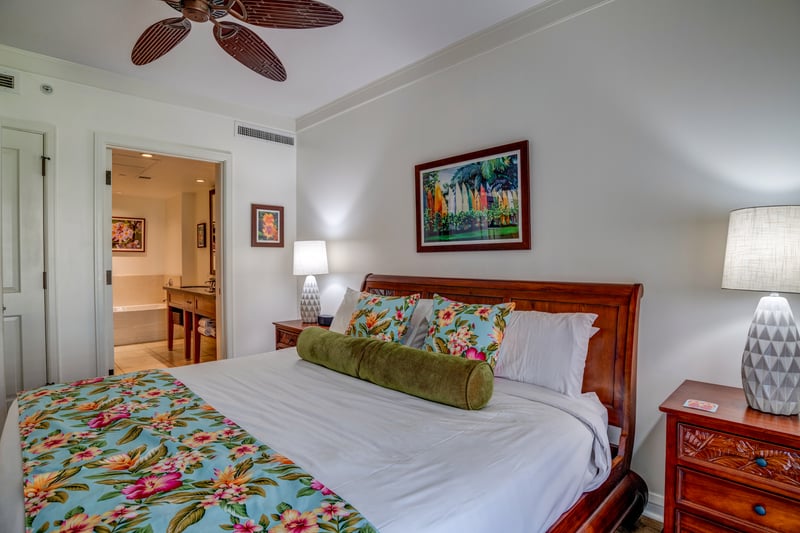 A peaceful hideaway with plush comfort and warm Hawaiian touches HKH-211