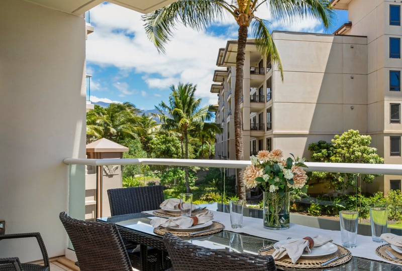 Wake up to ocean breezes—HKH-216 balcony oasis awaits! HKH-216
