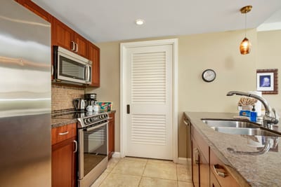 Natural light and open spaces—experience true bliss! HKH-216