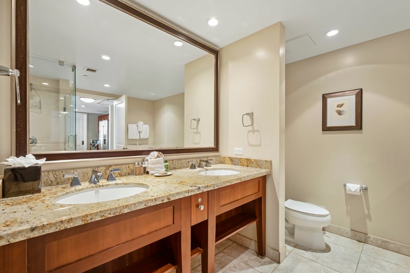 Sparkling clean bathroom, a private spa experience awaits!