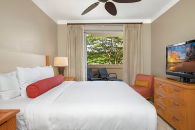 Cozy island retreat with private lanai and tropical TV views. HKH-222