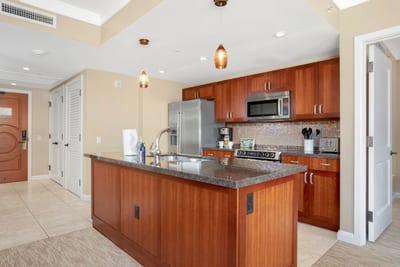 Sleek kitchen with granite counters—chef’s playground. HKH-222