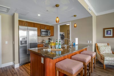 From breakfast to cocktails, this kitchen is the heart of your stay HKH-238