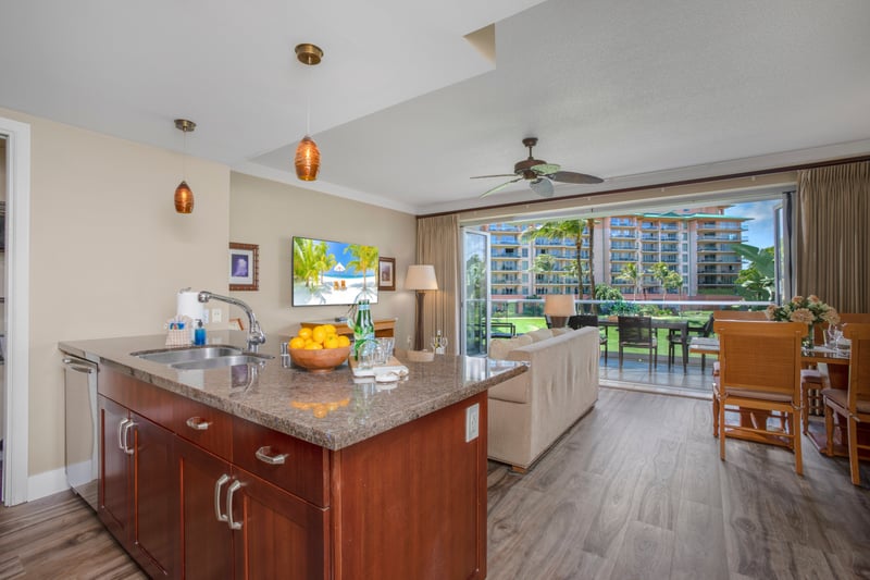 Seamless indoor-outdoor living with tropical views at every turn HKH-238