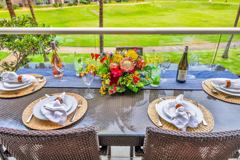 Enjoy outdoor meals with a view! This lanai table is ideal for casual dining or board games with the family. HKH-242