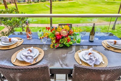 Enjoy outdoor meals with a view! This lanai table is ideal for casual dining or board games with the family.