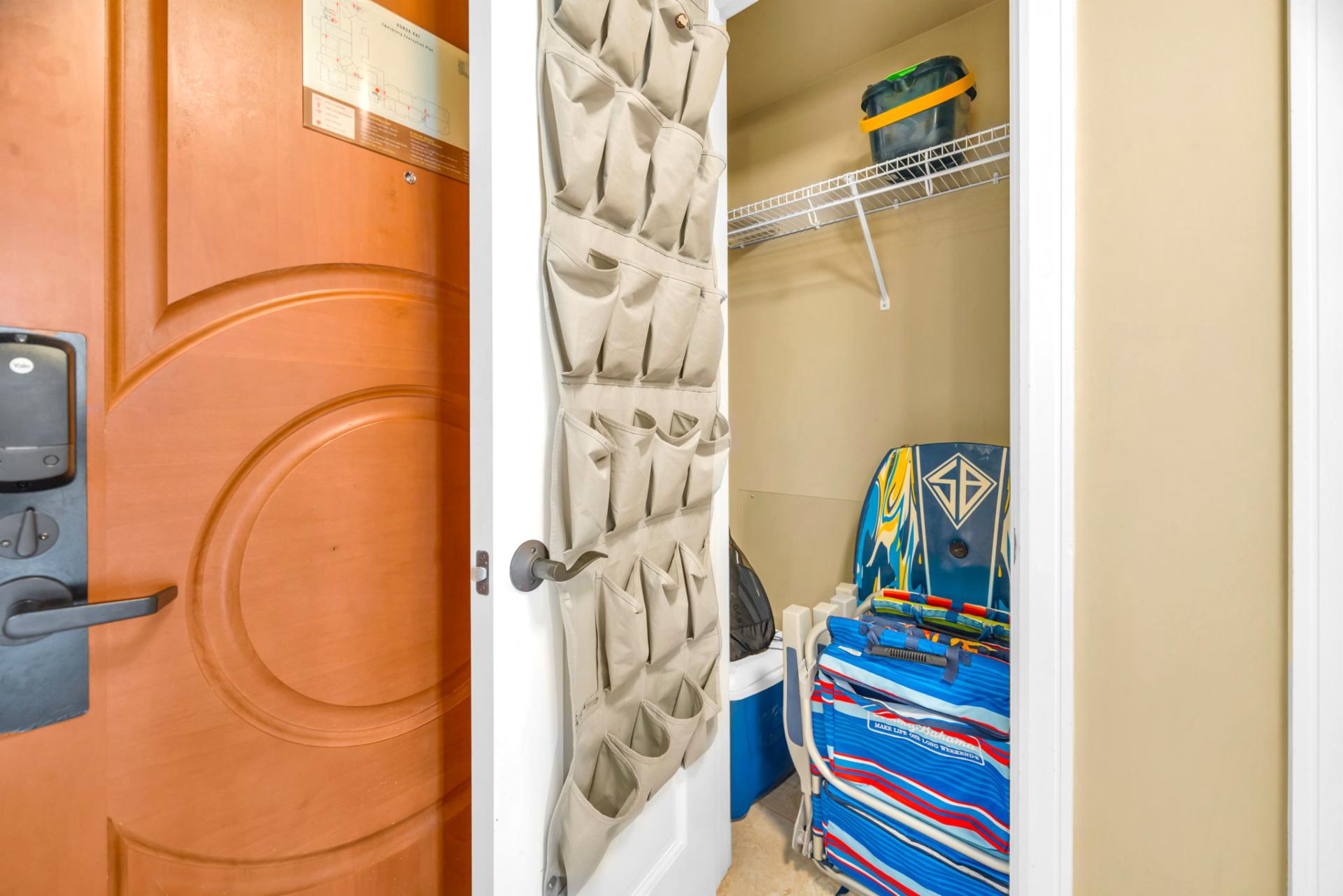 Entryway with a complimentary beach gear!