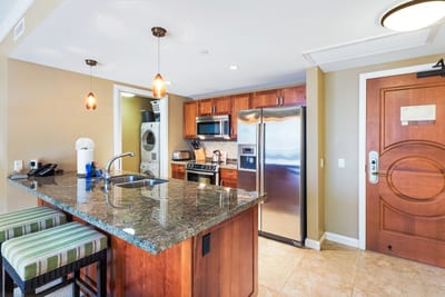 A chef-inspired layout with timeless elegance and inviting charm HKH-318
