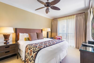 A peaceful hideaway with plush comfort and warm Hawaiian touches HKH-318