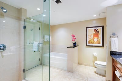 Soak, relax, and unwind in your private spa-style tub HKH-318