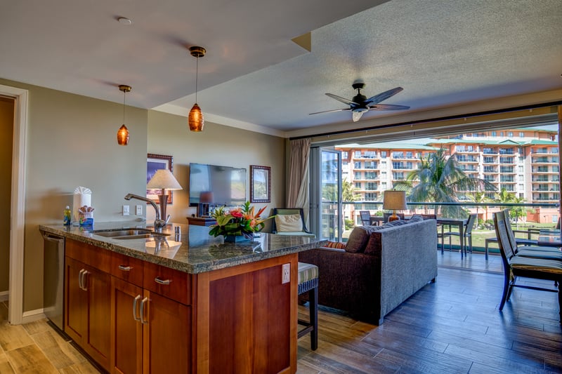 Entry to Hokulani 338! Bright interiors with wide span views   