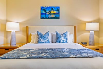 A restful escape with room to unwind after a day in paradise HKH-409