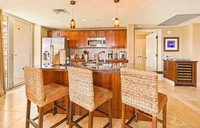 This kitchen pairs functionality with upscale island aesthetics HKH-409