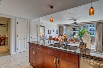 Cook, entertain, and unwind — all from this open-concept kitchen HKH-412