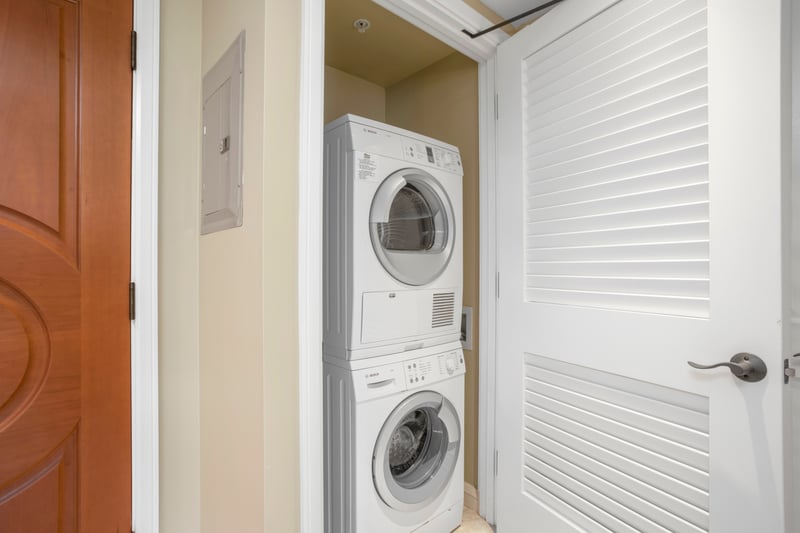 A compact laundry duo with big-time functionality HKH-424