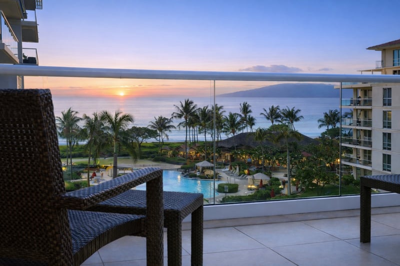 Start your mornings with a hot cup of coffee and take in sweeping views of tropical grounds, sparkling pools, and the ocean beyond while enjoying Maui’s warm trade winds.
