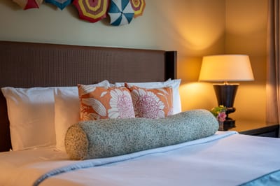 Bright island accents and plush bedding create a cheerful and relaxing retreat after your Maui adventures. HKH-520