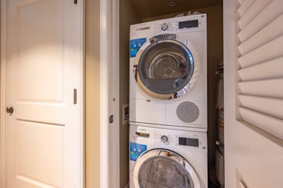 Convenient in-unit Bosch washer and dryer make it easy to pack light and stay fresh throughout your Maui stay. HKH-520