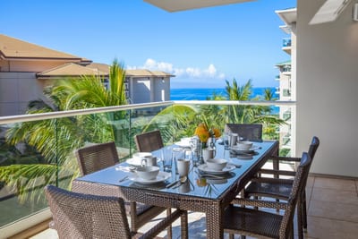 Bask in the island sun on your spacious lanai HKH-520