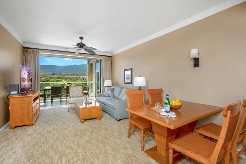 Chic island décor meets everyday comfort in this open-concept space HKH-524