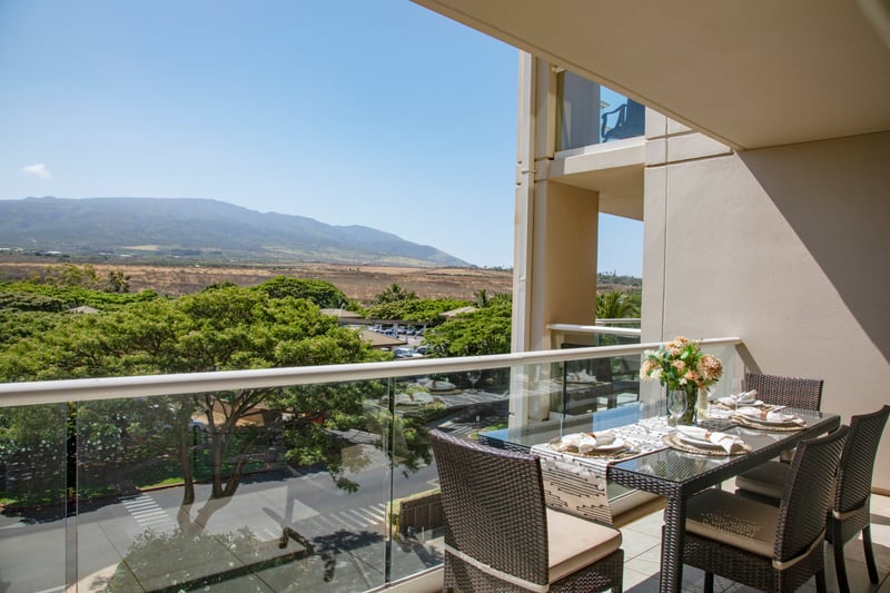 Luxury lounging meets breathtaking scenery in every square inch HKH-524