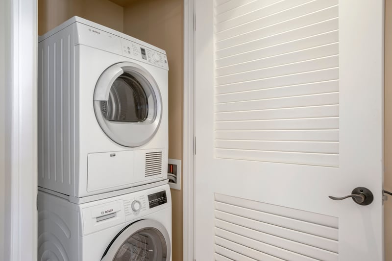 Laundry with a view? Yes, even that’s possible here HKH-524